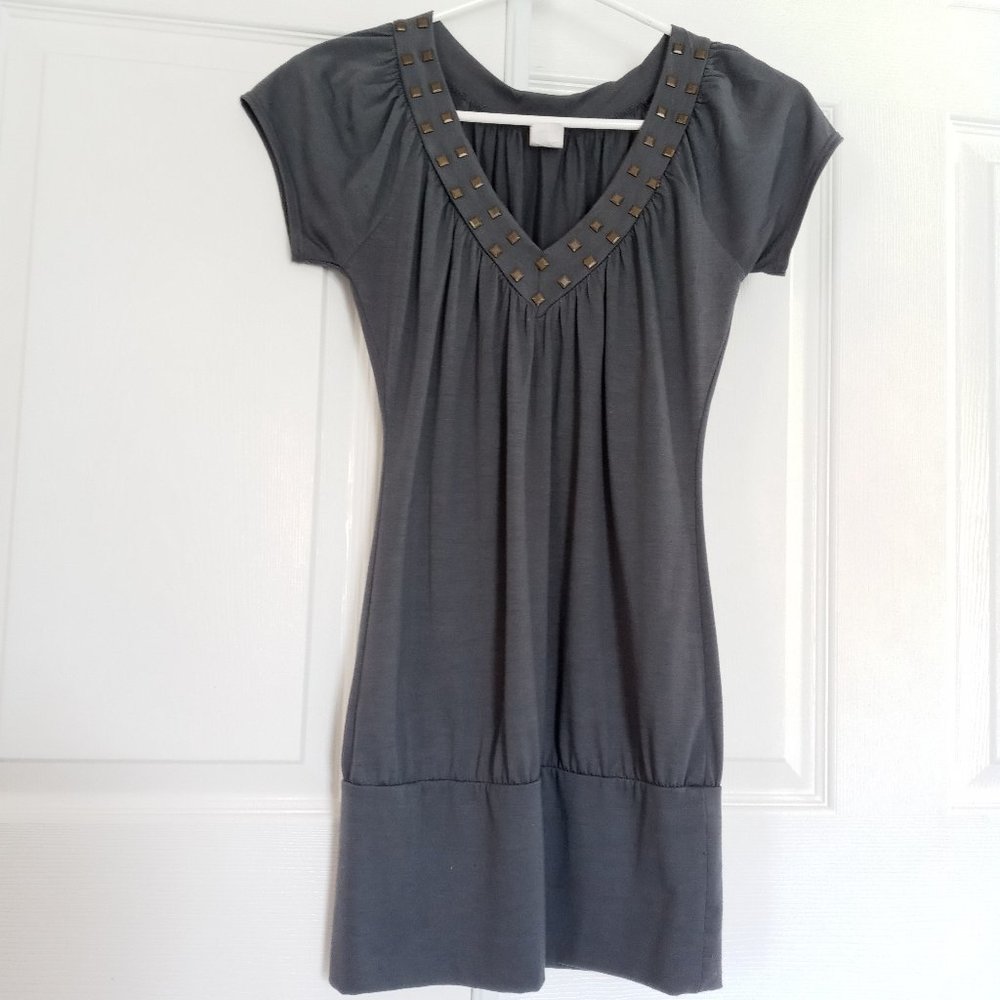 Candy Rain Gray V-neckline embellished Top Medium